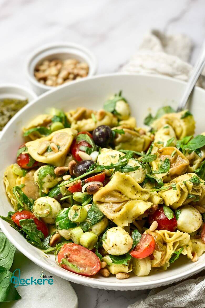 Tortellini-Salat mit Pesto und Tomaten Rezept